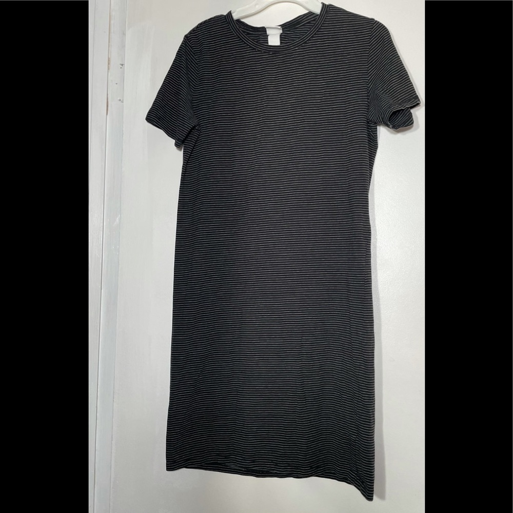 H&M Black/White Pinstripe Dress Sz L - Picture 1 of 3